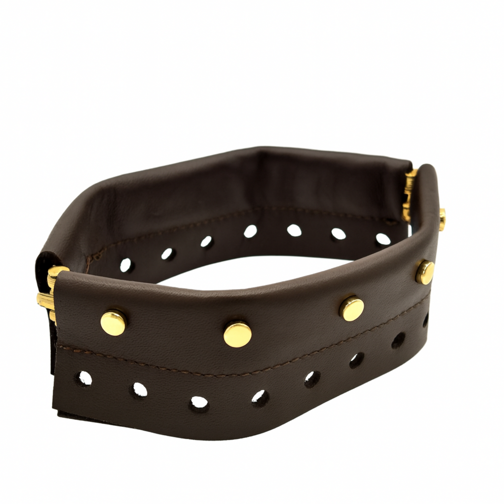 Cerniera in pelle con borchie